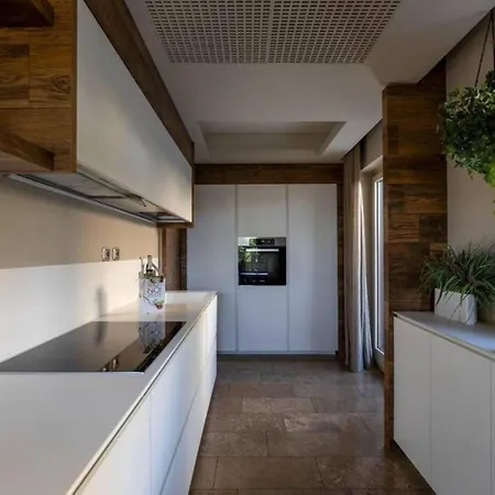 Rose Horizon Residences - Private Pool Of Apartament Wlora